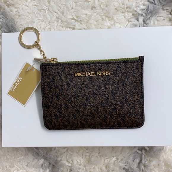 Michael Kors Handbags - NWT- Michael Kors Jet Set keychain wallet